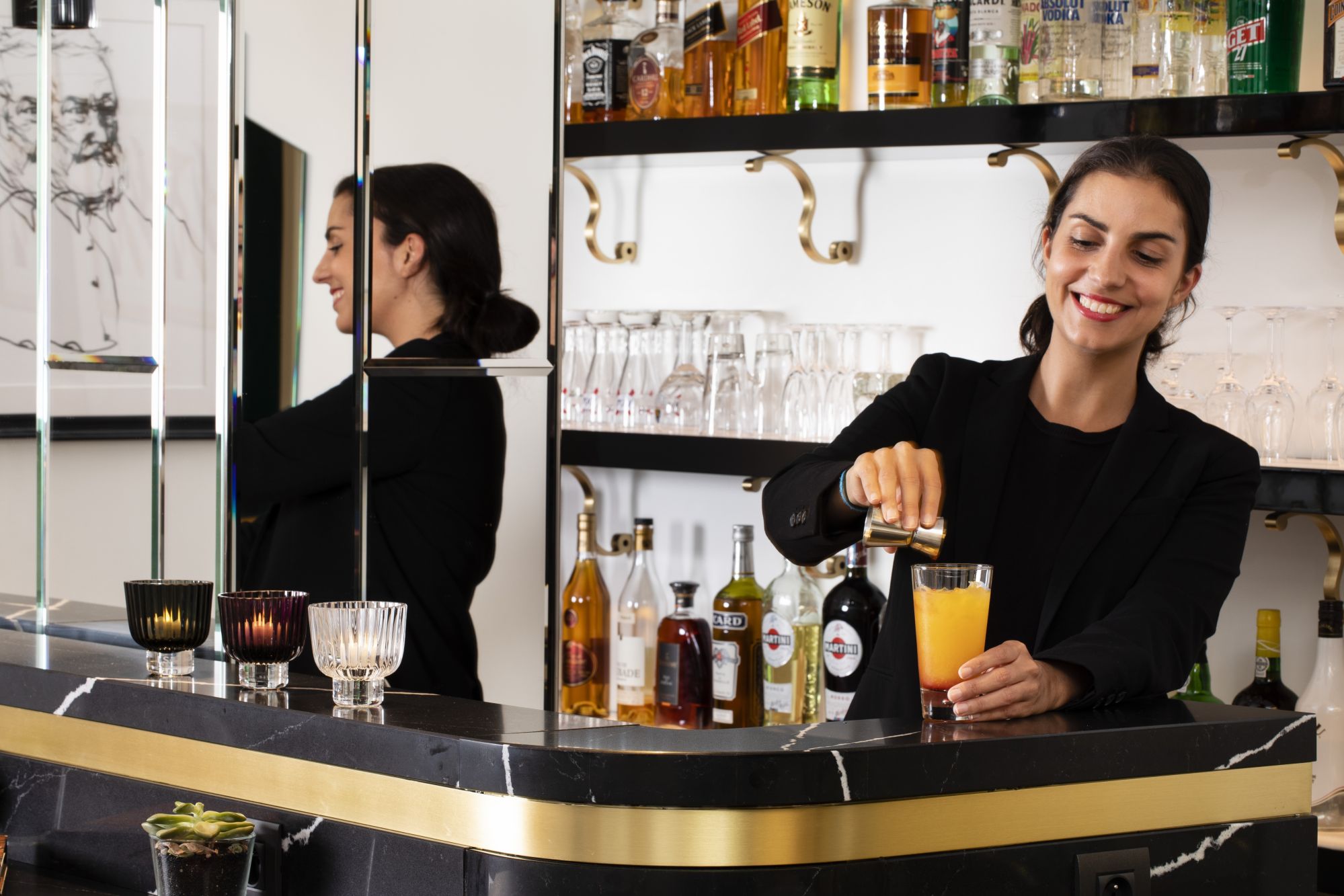 Hôtel Victor Hugo Paris Kléber Bar, the ideal place for a discreet business meeting or a cocktail near Trocadéro.